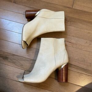 DKNY White Heeled Leather Booties